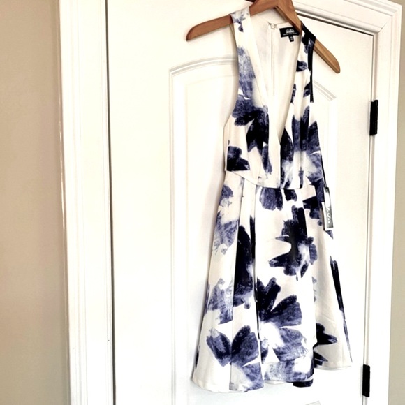 Lulu’s Seeing Chic Tulip Dress (XS) - Picture 7 of 12